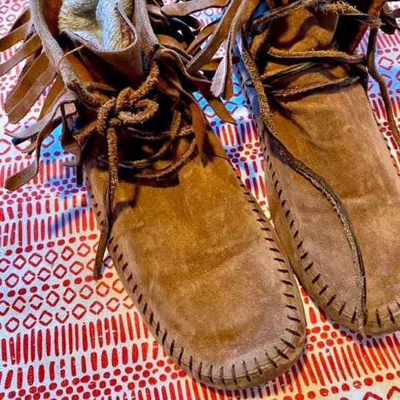 Shoes - VINTAGE | Should Fit Sz 7.5 - 8.5 SUPER CUTE COMFY FUN MOCCASINS  GreatForTravel